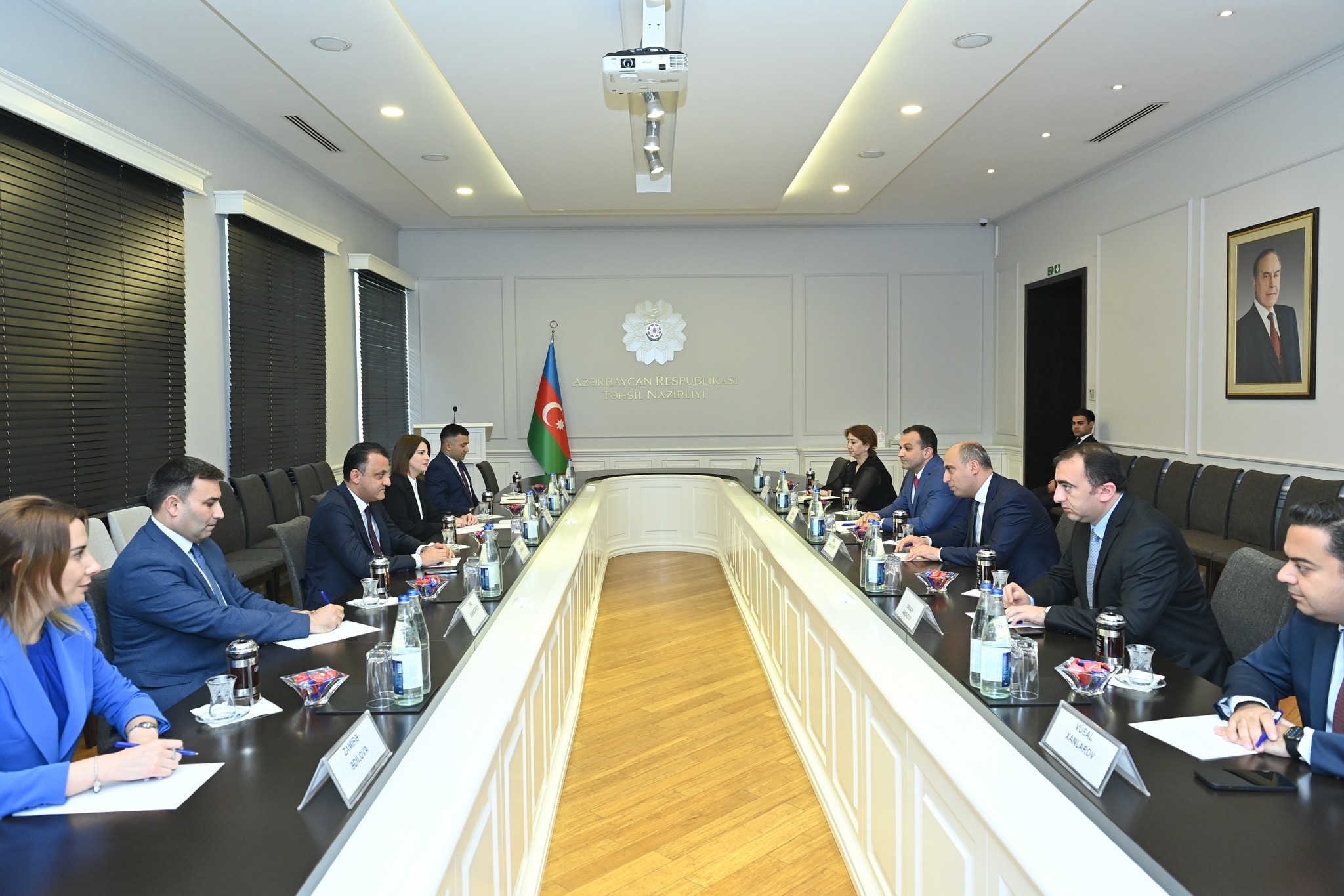Təhsil Nazirliyi və TƏBİB arasında əməkdaşlıq müzakirə olunub