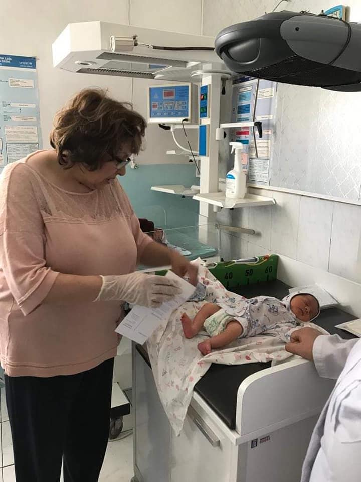 Elmi-Tədqiqat Mamalıq və Ginekologiya İnstitutu müxtəlif bölgələrdə təlimlər keçirir