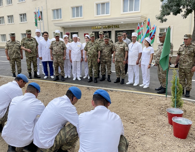 Müdafiə naziri Xocavənd rayonu ərazisində yeni istifadəyə verilən hərbi hospitalın açılışında olub