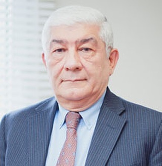 “Həkimlərimizi tanıyaq!” rubrikası təqdim edir: Əməkdar həkim Elçin İsayev