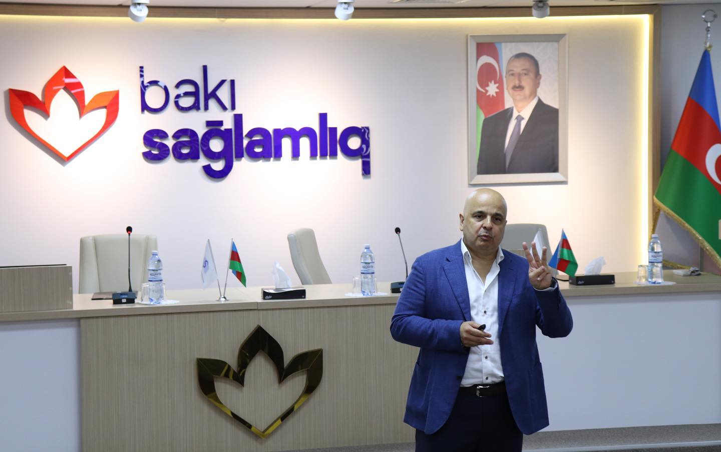 Beynəlxalq Başağrısı Cəmiyyətinin prezidenti azərbaycanlı həkim-rezidentlər üçün master-klass keçib