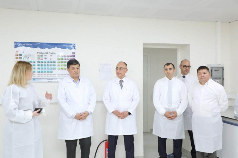 Qırğızıstandan olan nümayəndə heyəti QTİ-nin laboratoriyaları ilə tanış olub