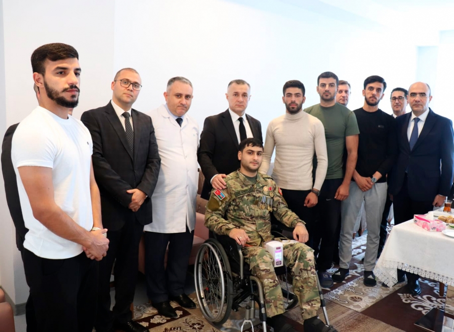 Səhiyyə naziri Vətən müharibəsi zamanı yaralanan veteranlarımızı ziyarət edib  