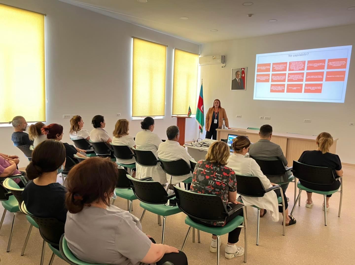 Milli Hematologiya və Transfuziologiya Mərkəzində psixoloji seminar keçirilib