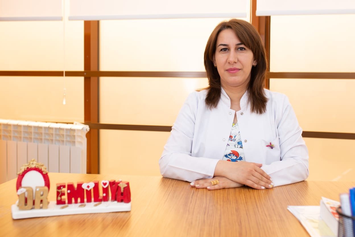 Uşaq Xəstəxanasının həkim-pediatrı Emiliya Əliyeva - Həkimlərimizi tanıyaq!