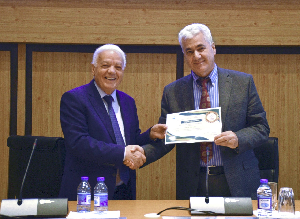 ABŞ-ın Puerto-Riko Universitetinin professorunun elmi məruzəsi dinlənilib
