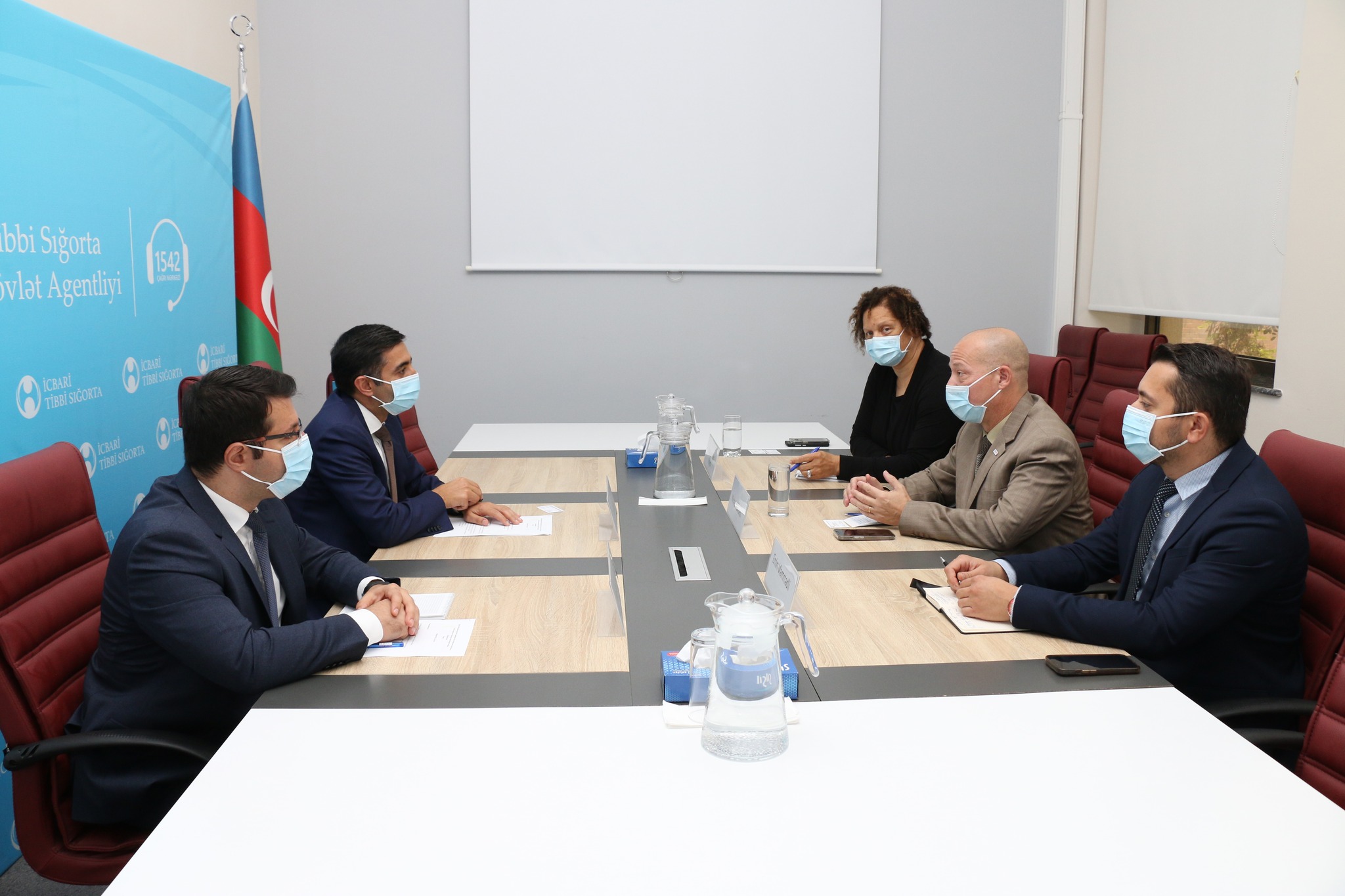 Zaur Əliyev USAID-in Azərbaycan Missiyasının yeni direktoru ilə görüşüb - FOTO