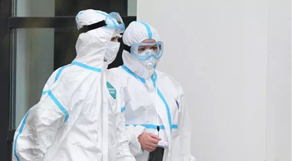 COVID-19 xəstələrinə baxan tibb işçilərinin maaşlarına əlavələrin verilmə müddəti martın 1-dək uzadılıb