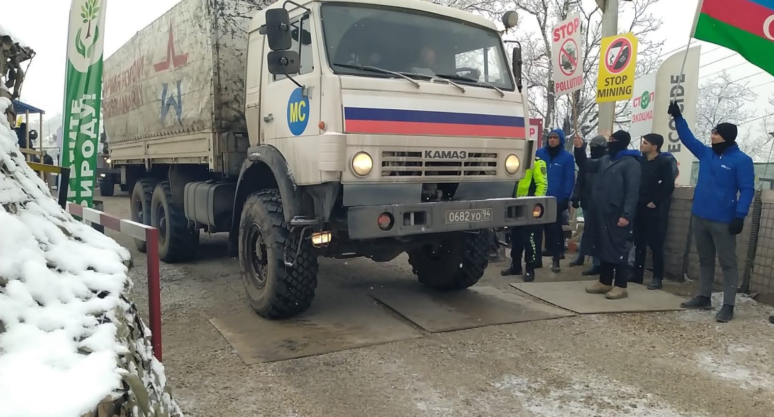 Sülhməramlılara aid 20 yük və bir minik avtomobili Laçın yolundan keçib