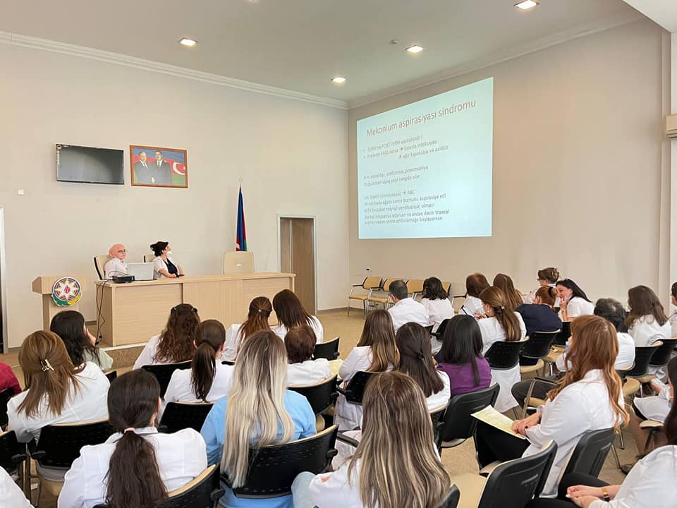 Elmi-Tədqiqat Pediatriya İnstitutunda həkim-rezidentlər üçün seminar keçirilib