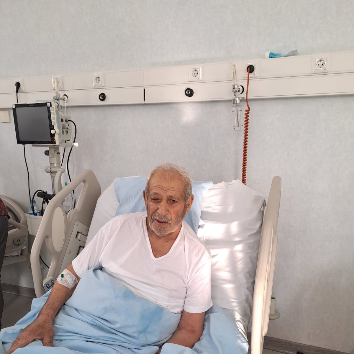 Birtərəfli insult vəziyyətində Xətai Tibb Mərkəzinə gətirilən xəstənin vəziyyəti stabilləşib