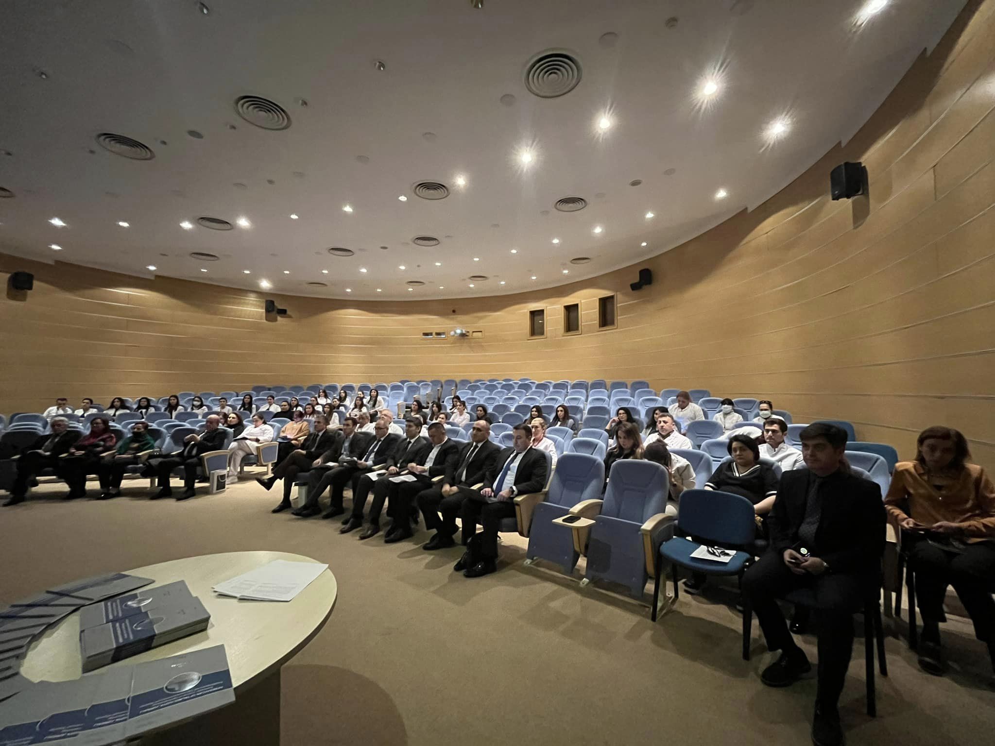 Azərbaycan Oftalmoloqlar Cəmiyyətində mühüm elmi mövzularda müzakirələr aparılıb