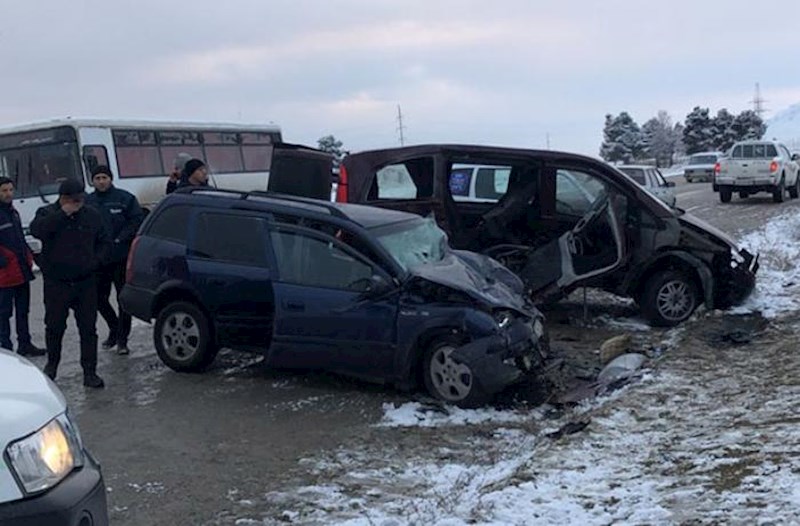 Siyəzəndə 7 müəllim qəzaya düşüb, onlardan 2-si dünyasını dəyişib