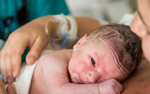 Anamnezində təkrarlanan düşüklər olan qadın övlad sahibi olub - ETMGİ