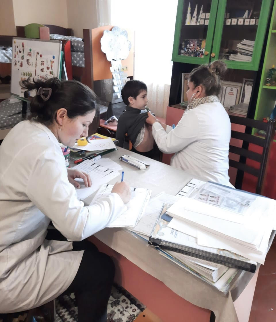 Zaqatala Rayon Mərkəzi Xəstəxanası tərəfindən bağçalarda uşaqların icbari dispanserizasiyası həyata keçirilir
