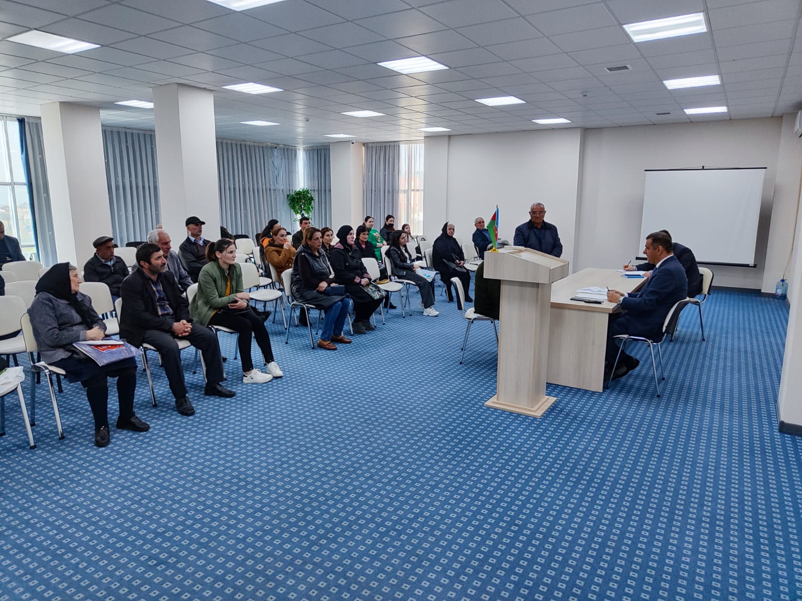 Şəki Rayon Mərkəzi Xəstəxanasının direktoru vətəndaşları qəbul edib