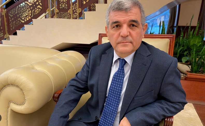 Yaşadığı evin qarşısında güllələnən Fazil Mustafanın vəziyyəti stabil olaraq qiymətləndirilir - TƏBİB