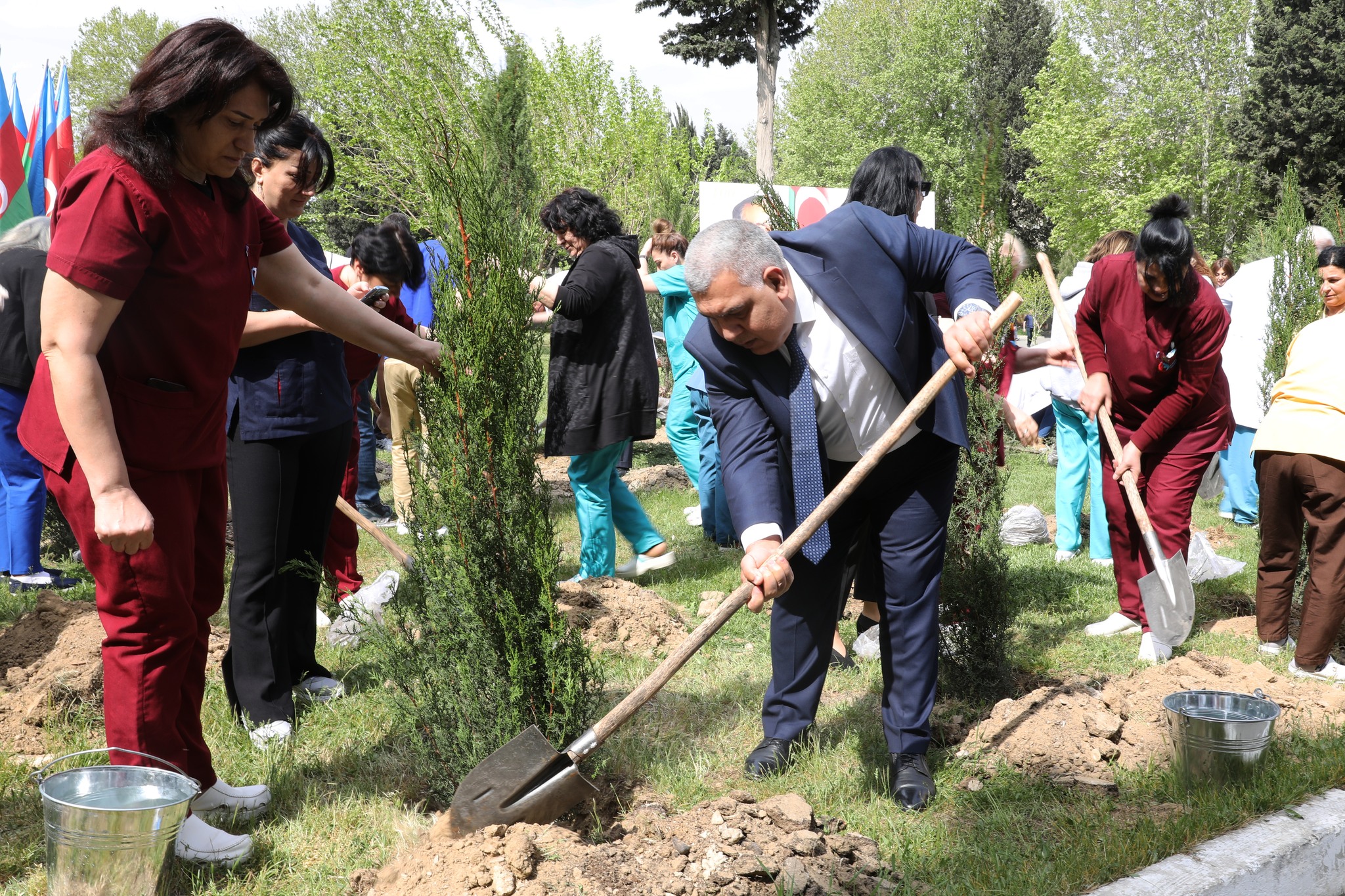 Ağacəkmə aksiyası: “Heydər Əliyevin 100 illiyinə 100 ağac” 