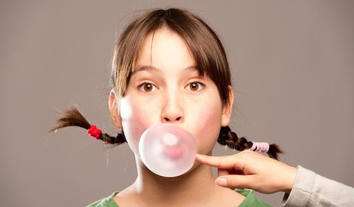 Diyetoloq saqqızın depressiyaya səbəb ola biləcəyi barədə xəbərdarlıq edib