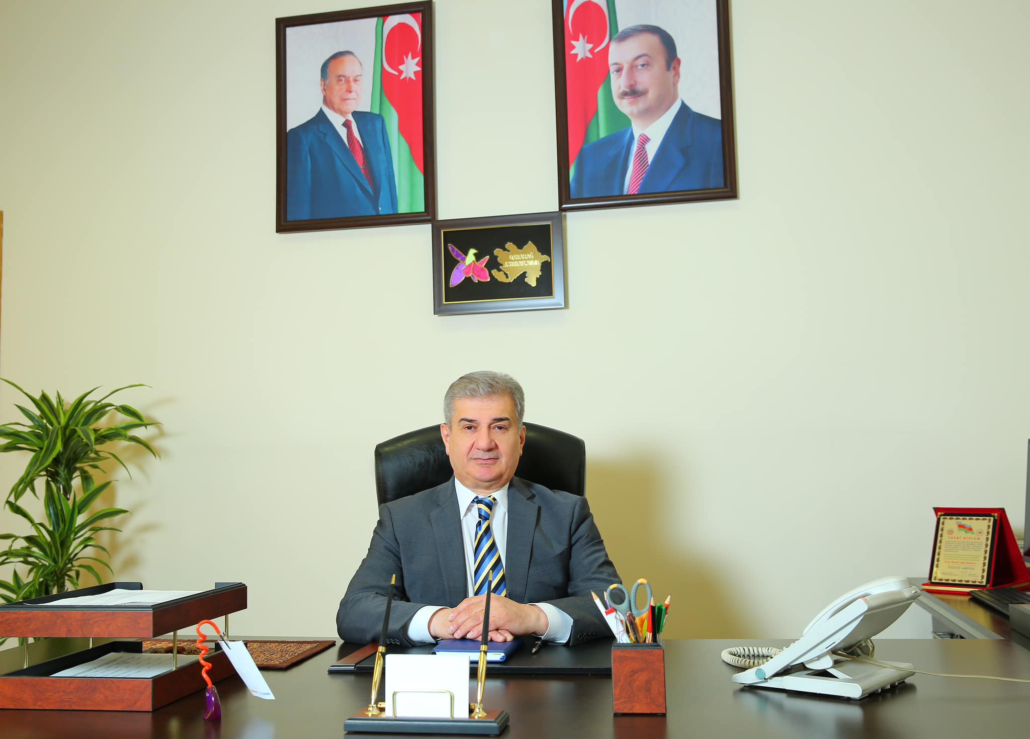 Peşəkar həkim Fariz Babayevi 60 illik yubileyi münasibətilə təbrik edirik!