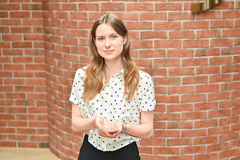 Alimlər diz oynağı implantının prototipini hazırlayıblar