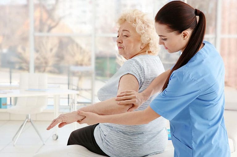 Qadınlarda menopozdan sonra osteoporoz riski artır - Hansı vərdişlər tövsiyə olunur?