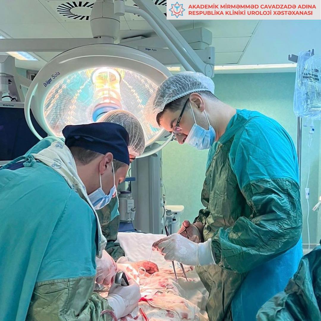 Respublika Kliniki Uroloji Xəstəxanasında sidik kisəsi açılmadan adenomektomiya əməliyyatı icra edilib