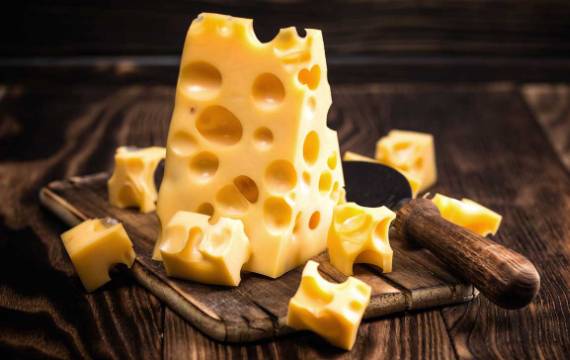 Farmakoloq: Sərt pendir narahatlıqla mübarizədə faydalıdır