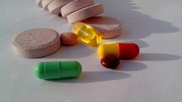 Bioloji əlavələrin nəzarətsiz qəbulu təhlükəlidir