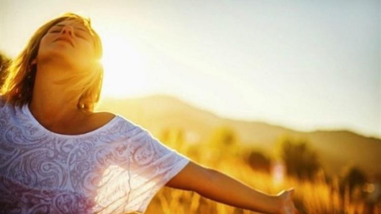 Günəş şüaları sinir-pisixi gərginliyi, depresiyanı tənzimləyir, əhval-ruhiyəni yaxşılaşdırır