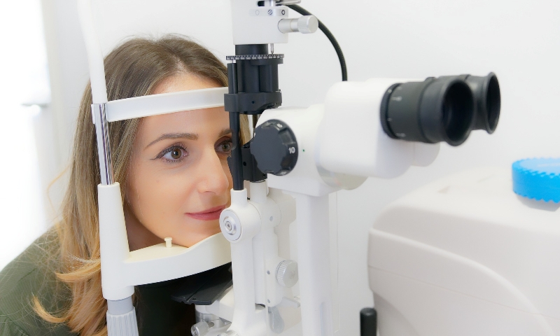 Oftalmoloq qlaukomadan qorunmağın yollarını açıqlayıb