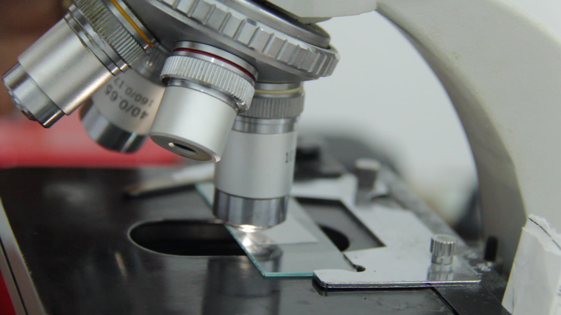 Yeni qurulan laboratoriyalar icbari tibbi sığorta çərçivəsində 731 növ laborator analizin aparılmasına imkan verir