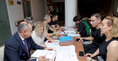      ATU-da tələbələrin sənədlərinin qəbulu prosesi davam edir       