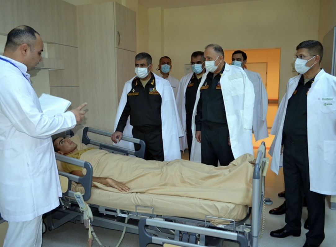 Zakir Həsənov Müdafiə Nazirliyinin Baş Klinik Hospitalını ziyarət edib