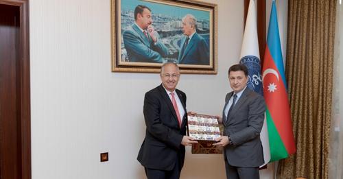      Professor Gəray Gəraybəyli Kocaeli Universitetinin rektoru ilə görüşüb       