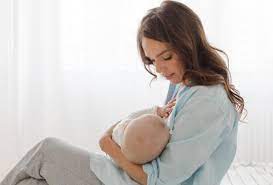 Həkim süd vəzi xərçənginin profilaktikasında ana südü ilə qidalandırmanın əhəmiyyətindan bəsh edib