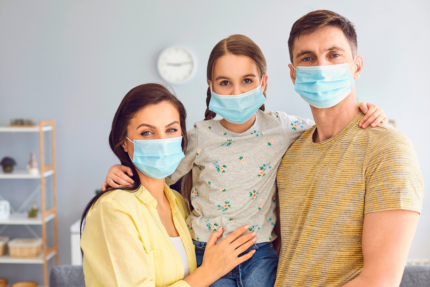 Otorinolarinqoloq koronavirusun qarşısının alınması üçün məşhur metodu qeyri-işlək hesab edir