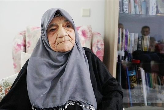 102 yaşlı qadın uzun ömrünə görə şən əhvalına borcludur