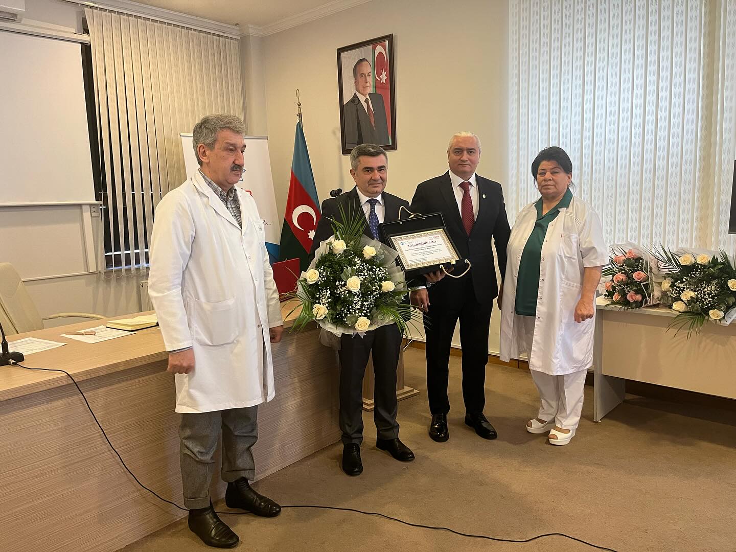  Tibb müəssisəsinin əməkdaşları təltif olunublar   