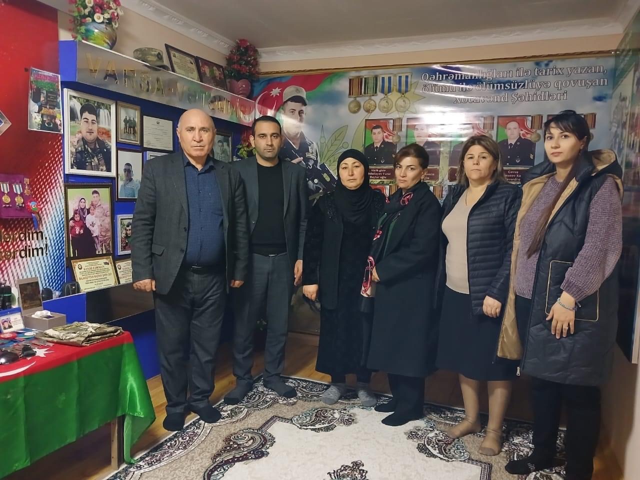 Dünya Azərbaycanlılarının Həmrəylik Günü münasibətilə şəhid ailələri ziyarət olunub