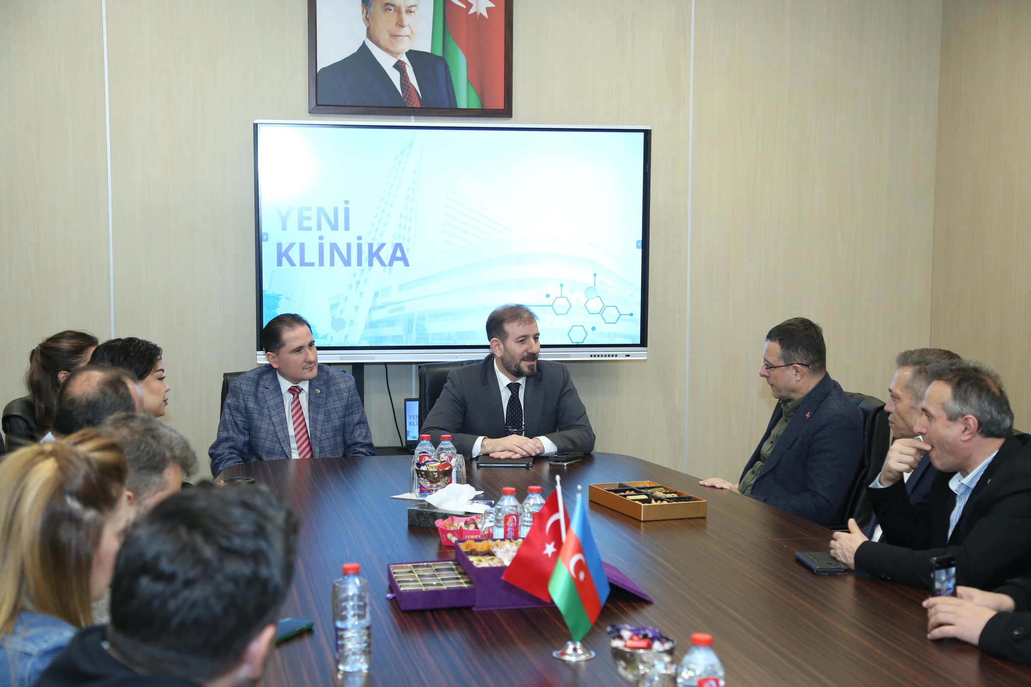  Türkiyə nümayəndə heyəti Yeni Klinikada olub   