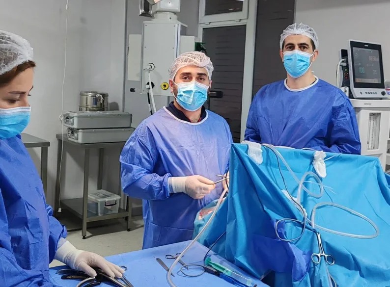 Başından xəsarət alan 2 yaşlı pasiyent Respublika Neyrocərrahiyyə Xəstəxanasında uğurla əməliyyat olunub