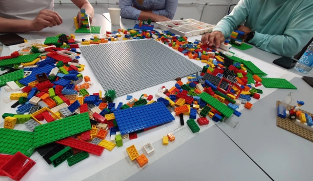 Ətraf mühitin qorunmasına töhfə verən LEGO üsulu evlərin tikilməsi təklif edilib