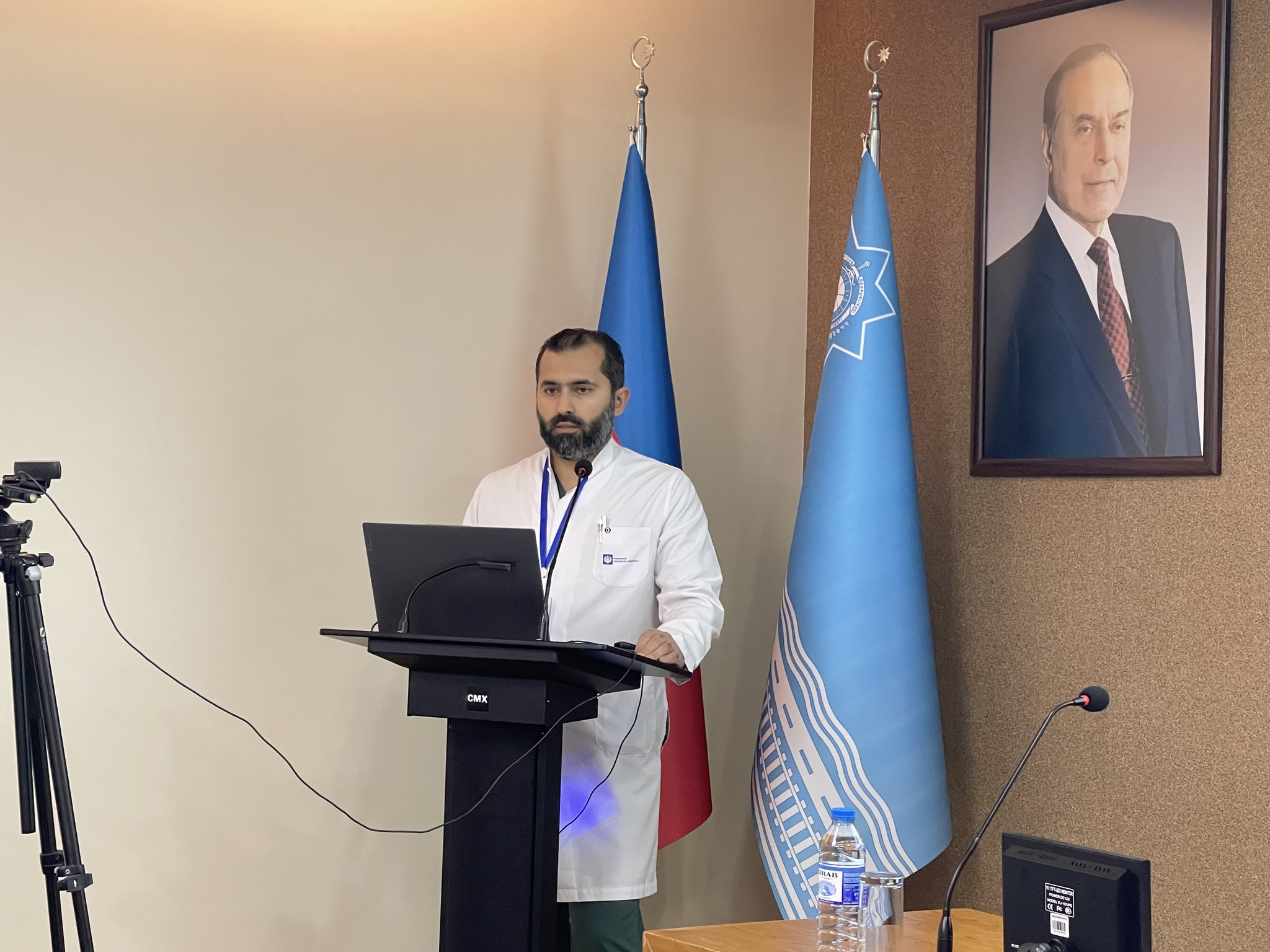 Tural Sadıqov “Regional anesteziya və onun üstünlükləri” mövzusunda çıxış edib