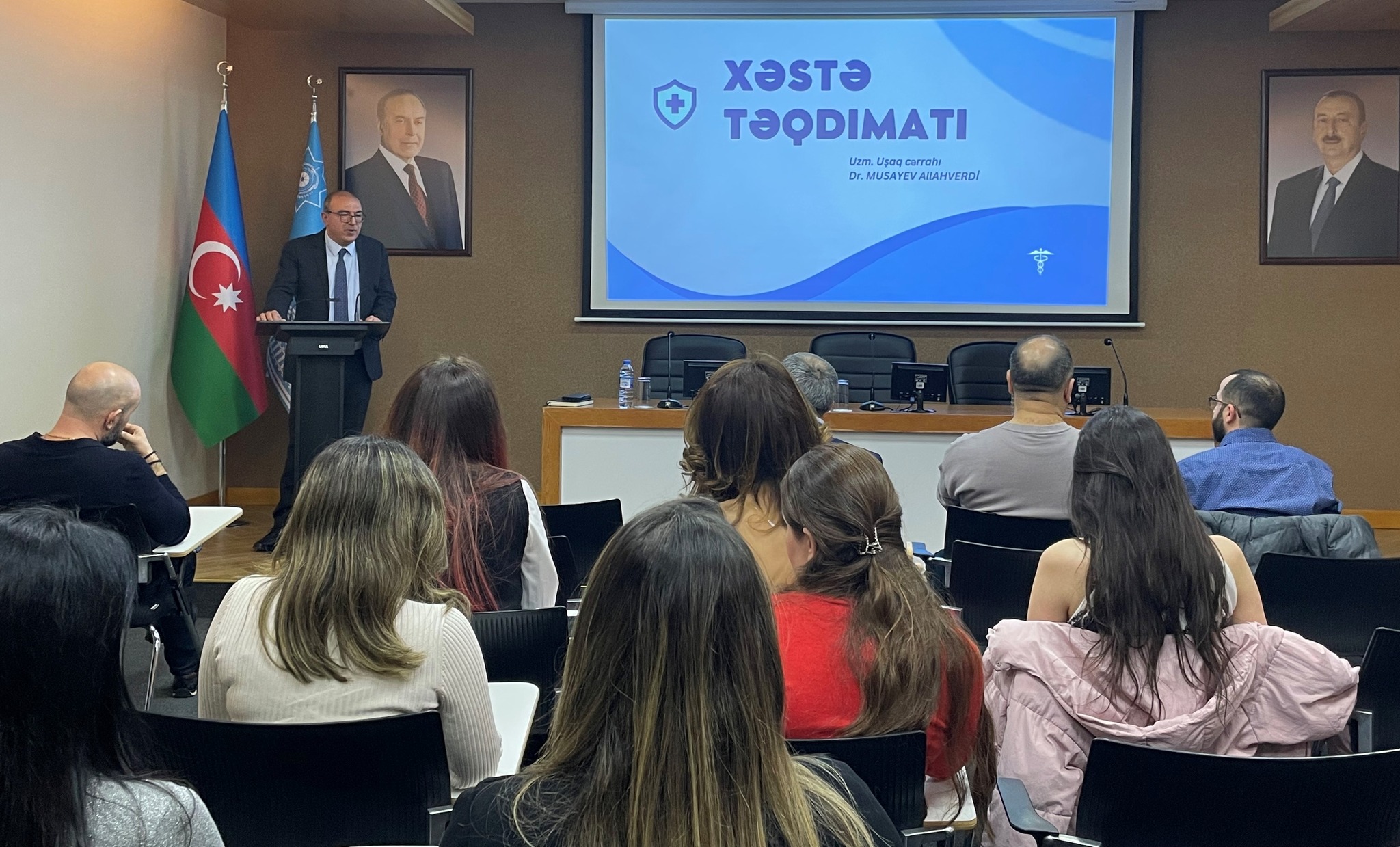 Mərkəzi Gömrük Hospitalında uşaq cərrahlarının növbəti aylıq elmi toplantısı keçirilib