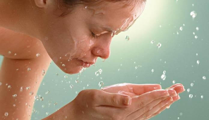 Su allergiyası narahatedici simptomlara səbəb olan nadir haldır