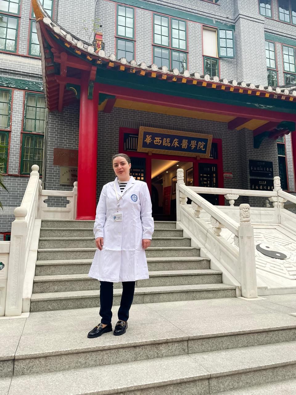 Yeni Klinikanın ümumi cərrahı Çində invaziv qaraciyər cərrahiyyəsi və transplantasiyası üzrə kursda iştirak edir