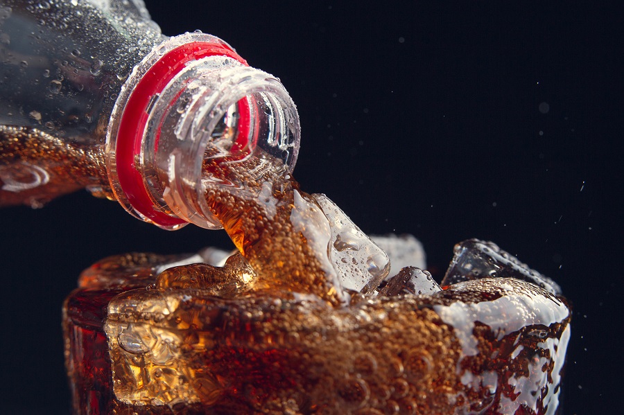 
Ekspert: Şirin qazlı içkiləri qəbul edib sağlam olan insanlar kateqoriyası yoxdur

