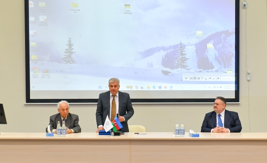 Respublika Kliniki Uroloji Xəstəxanasında akademik Mirməmməd Cavadzadəyə həsr olunan konfrans keçirilib