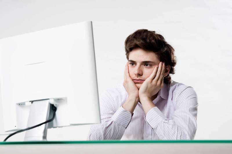 Yüksək intellektli insanlar bir o qədər də xoşbəxt deyillər – TƏDQİQAT